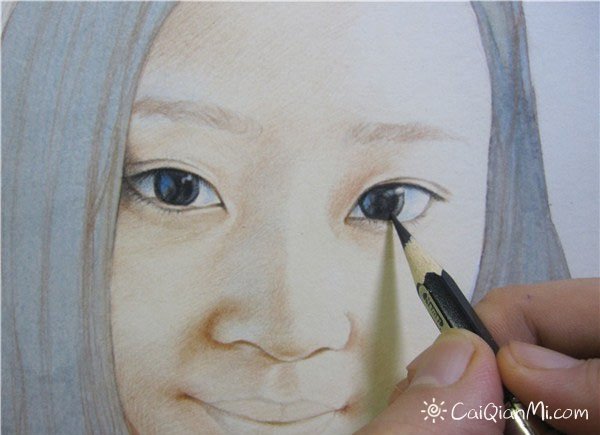 彩色铅笔画女孩肖像手绘教程