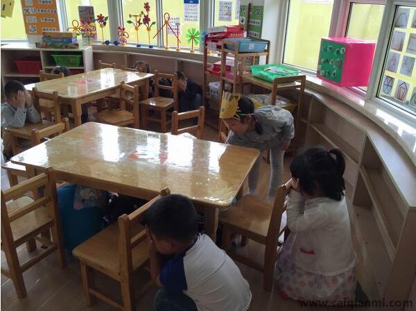 幼儿园室内亲子游戏活跃气氛