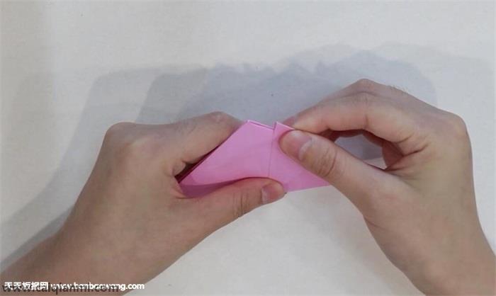 荷花的最简单折纸方法 纸折荷花方法