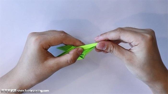螳螂折纸怎么折法 用纸折螳螂怎么折