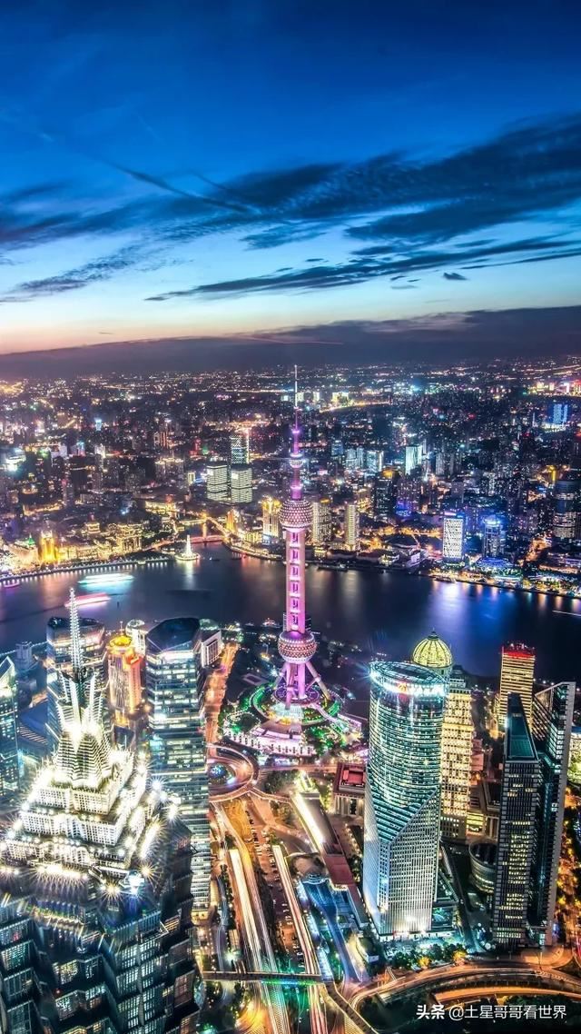 作为一个导游，在带团的车上有什么可以互动的小游戏？