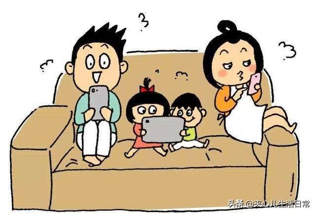 宝宝两岁多，老爱看手机怎么办呢？该怎么控制？