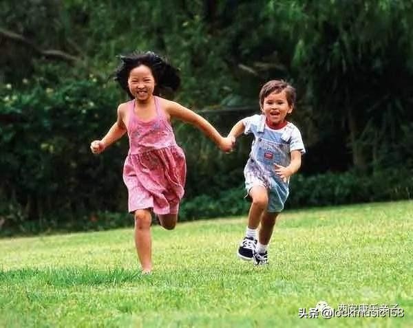 我想请教怎么防止孩子迷上玩平板和手机？