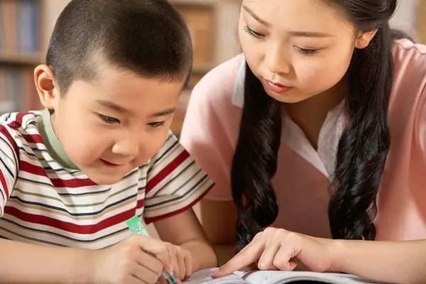办事拖拉没有时间观念的孩子怎样教育？
