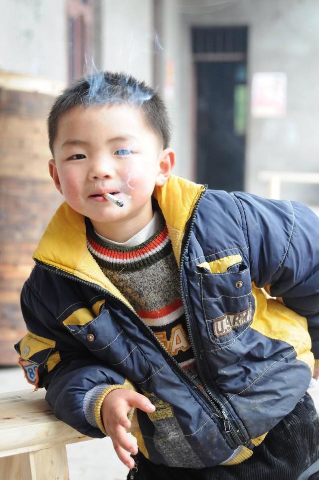 父母对孩子太过苛刻会产生什么消极影响？