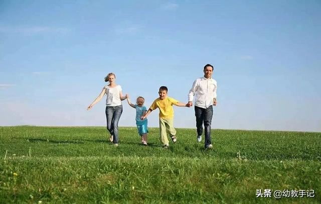 幼儿园3岁半上课不听话站讲台，教育方式对吗