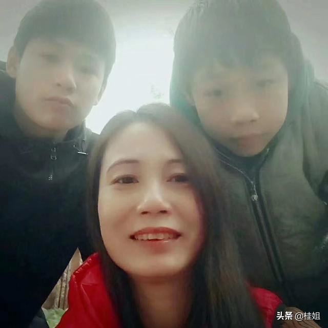 请问九岁的男孩子很调皮，做家长的怎么教育
