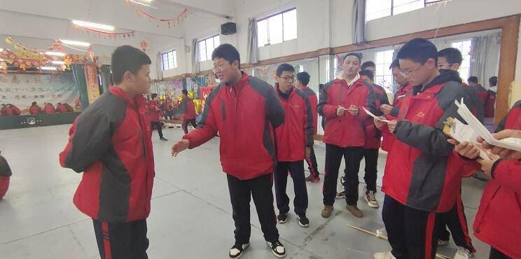 怎样教育18岁男孩