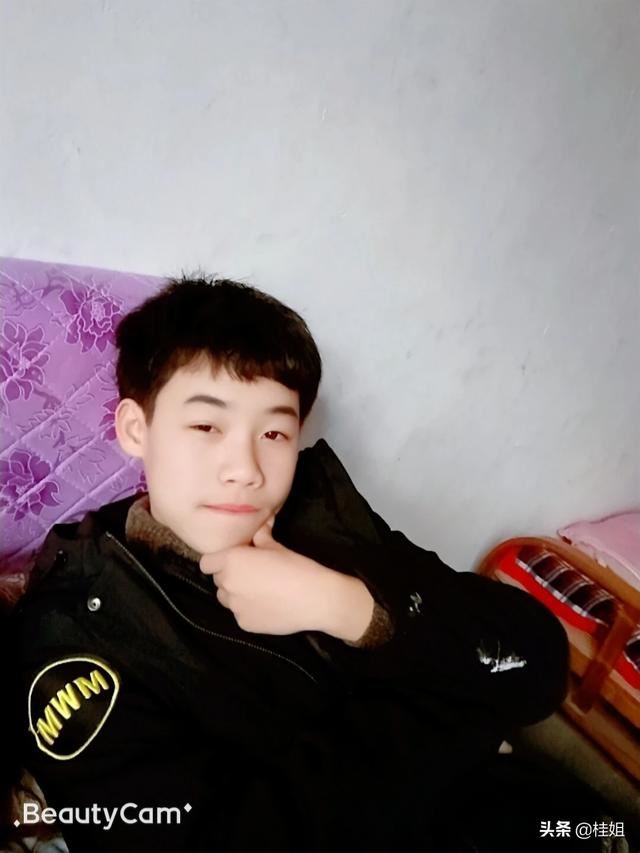 请问九岁的男孩子很调皮，做家长的怎么教育
